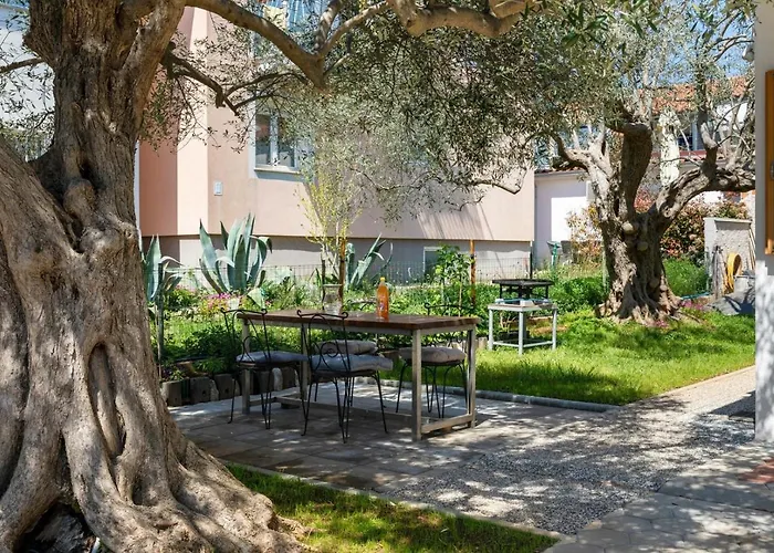 Rovinj City Studios 게스트하우스 3*